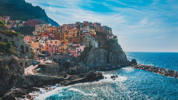 mediterranee cinque terre mer italie village colorees point de vue panoramique gastronomie italienne